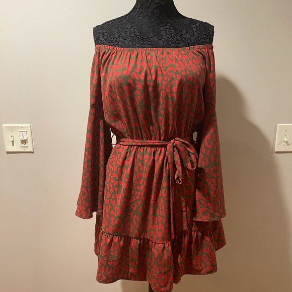 Dress - Picture 4 of 4